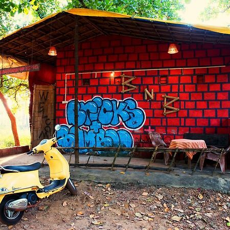 Bricks And Bamboo Hostel أنجونا المظهر الخارجي الصورة