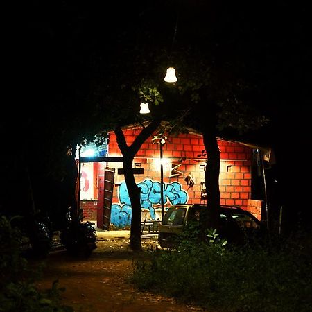 Bricks And Bamboo Hostel أنجونا المظهر الخارجي الصورة