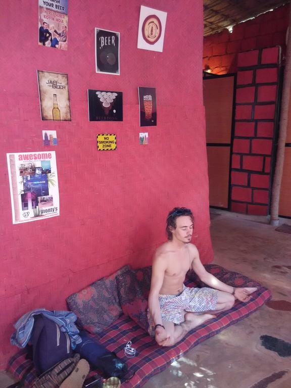 Bricks And Bamboo Hostel أنجونا المظهر الخارجي الصورة