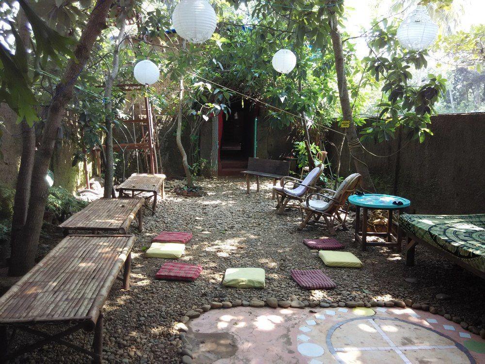 Bricks And Bamboo Hostel أنجونا المظهر الخارجي الصورة