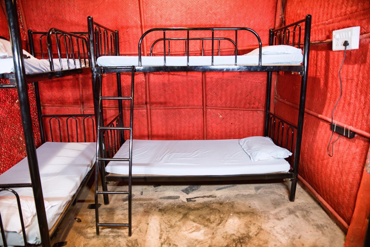 Bricks And Bamboo Hostel أنجونا المظهر الخارجي الصورة